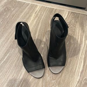 Vince heels